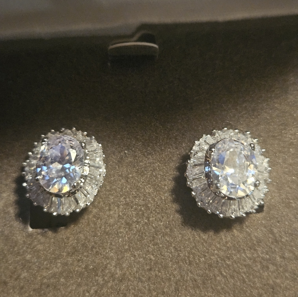 Vintage Nolan Miller Glamour Collection Clip on Earrings